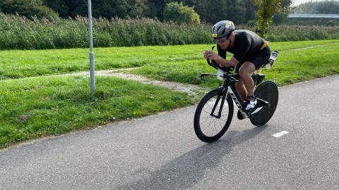 Sarissa de Vries wint WK Triathlon Almere