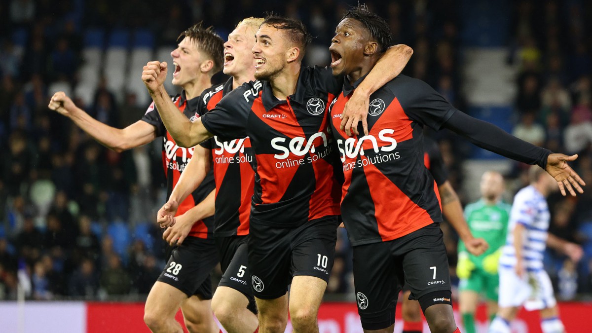 Almere City FC doet bommetje op De Vijverberg