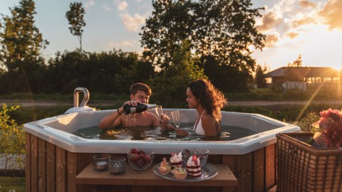 Populariteit hottubs enorm gestegen door Lang Leve de Liefde