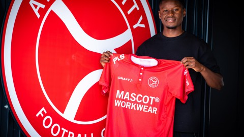 Almere City FC verrast met Nederlandse terugkeer Anthony Limbombe