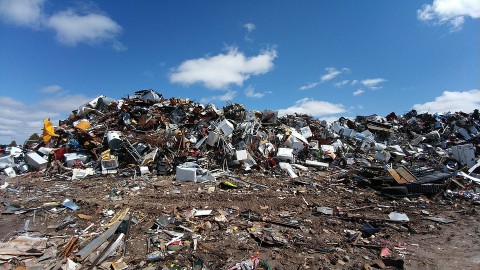 'Beul van Almere' helpt bij recyclen van papier en plastic