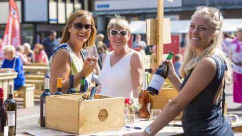 Straatacts, muziek, botters, kunst en brocante op Rabobank Almere Haven Festival