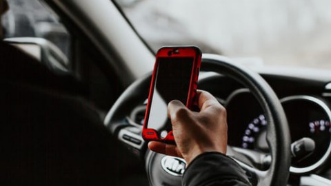 Extra controle op telefoongebruik achter het stuur 