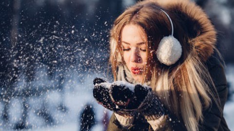 IJskunst op kerstmarkt 