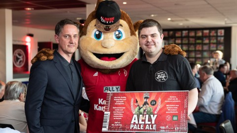 Ally Pale Ale uitgeschonken bij Almere Challenge Event