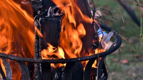 RIVM: geen hout stoken vanwege gezondheid