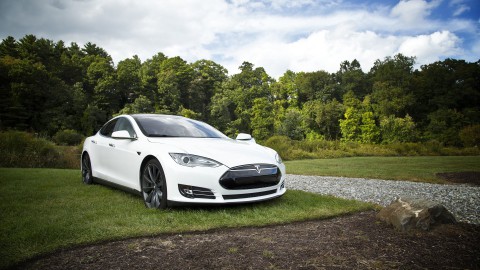 Lang wachten op laadpaal voor elektrische autobezitter in Flevoland