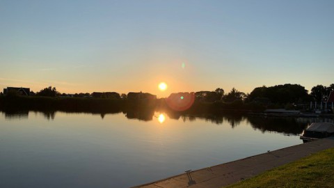 Zonnig en vrij warm nazomerweer.