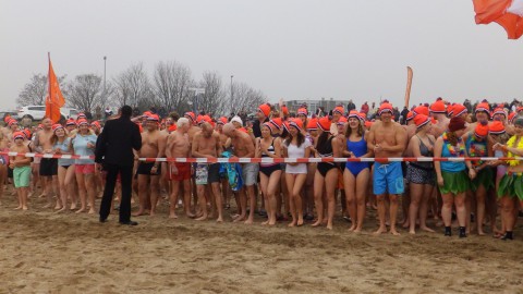 35e Nieuwjaarsduik Almere Haven op 1 januari 2020